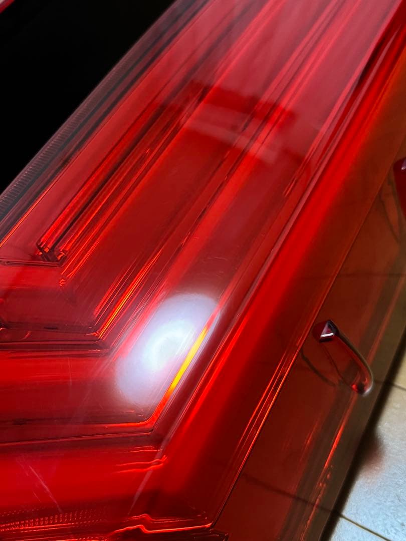 VALENTI 80 ノア・ヴォクシー・エスクァイア ジュエルLEDテールランプ