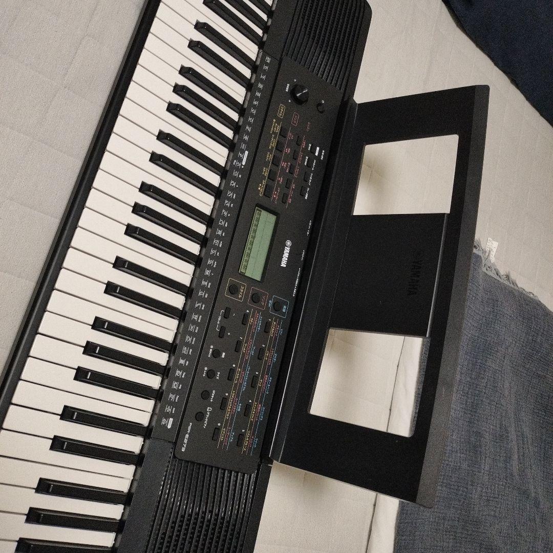 ヤマハ　PSR-E273 美品　キーボード　2022年