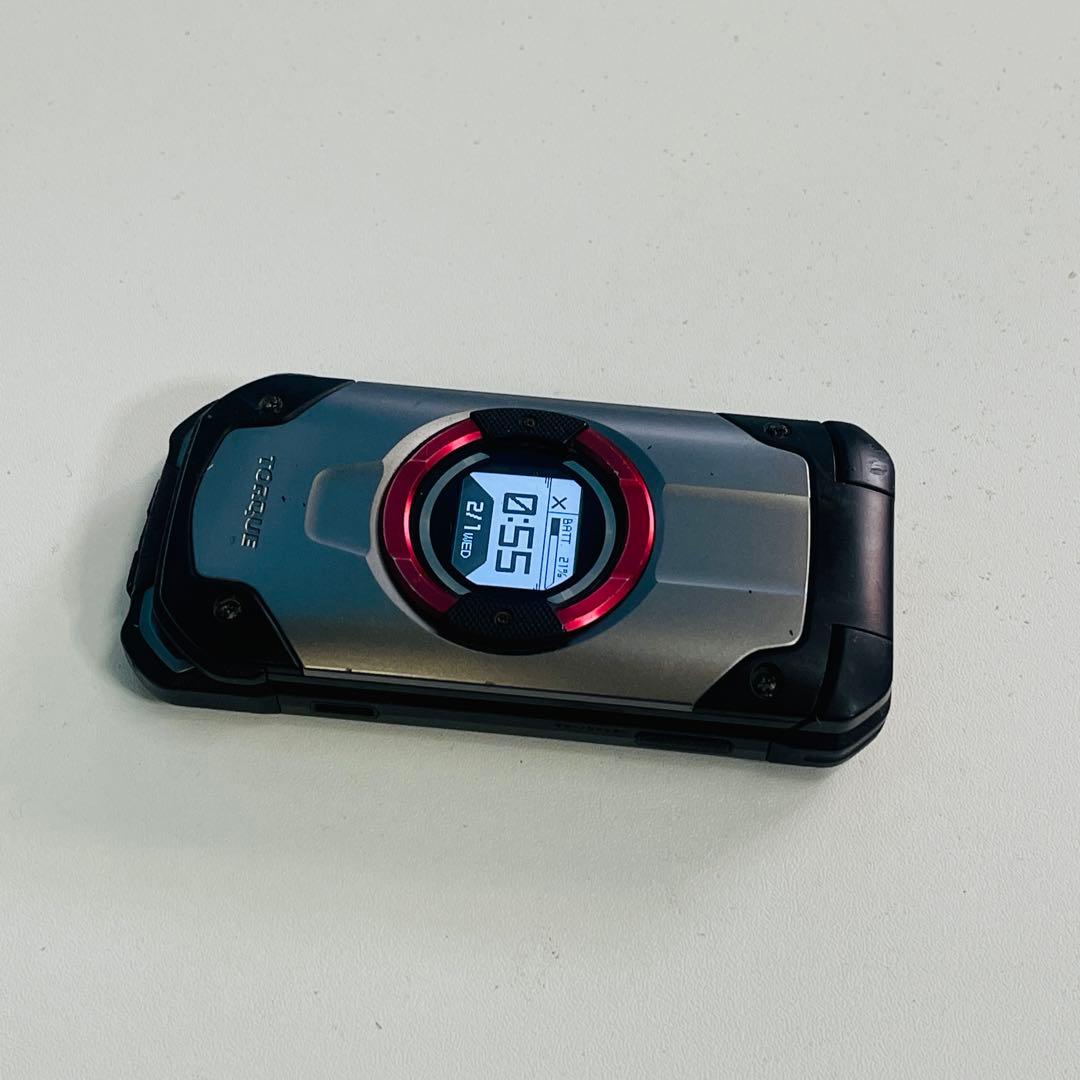 au TORQUE X01 折りたたみ式携帯電話 シルバー/ブラック