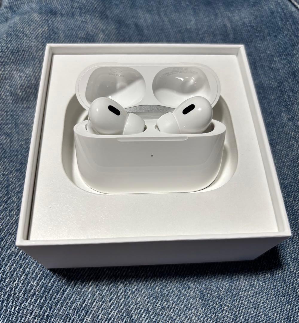 AirPods pro 第2世代 type-c (10/4までの出品です)