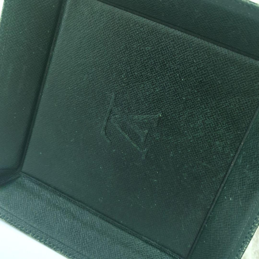 ルイ ヴィトン タイガ レザー ヴィドポッシュ アクセサリートレイ M30314