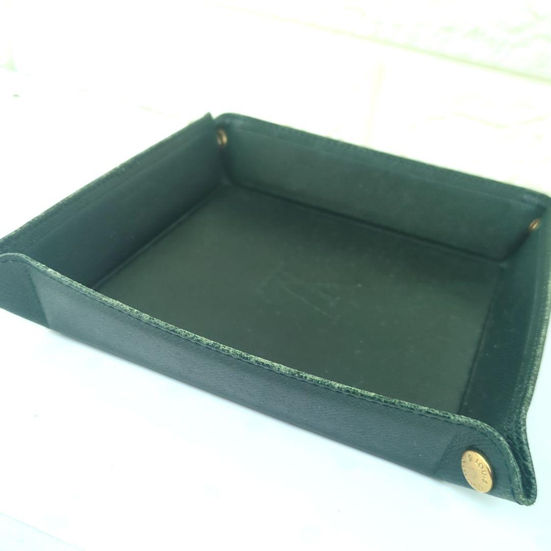 ルイ ヴィトン タイガ レザー ヴィドポッシュ アクセサリートレイ M30314