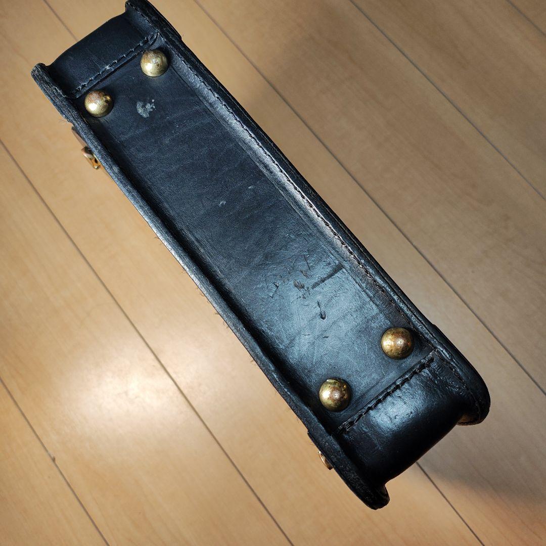 ヘルツ　herz　シンプルな顔立ちのブリーフケース(BC-1)