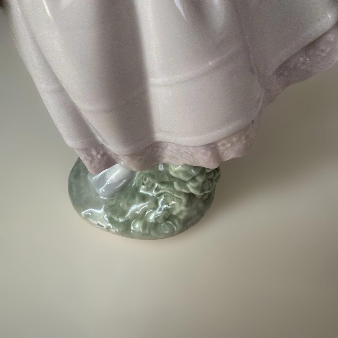 リヤドロ　LLADRO ユートピアコレクション 花の小径 8246