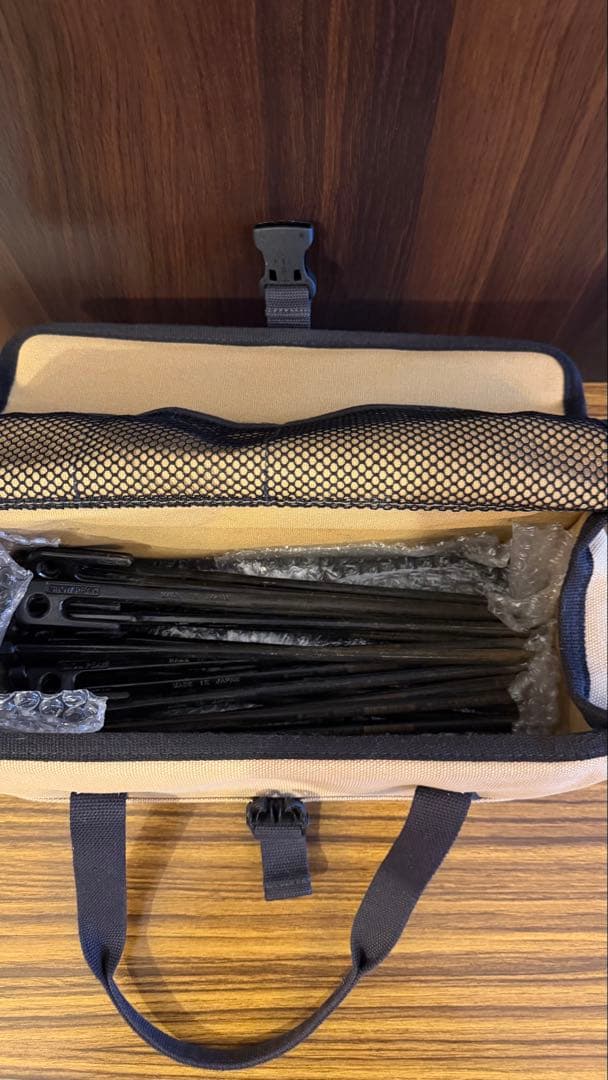 スノーピーク ソリッドステーク30 20本セット マルチコンテナ付き（使用済み）