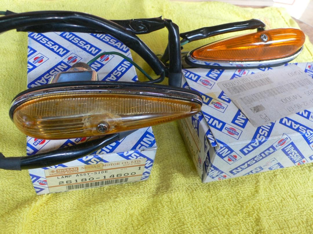 フェアレディ―SR311　 ウィンカー・リフレクターセット　（中古品）