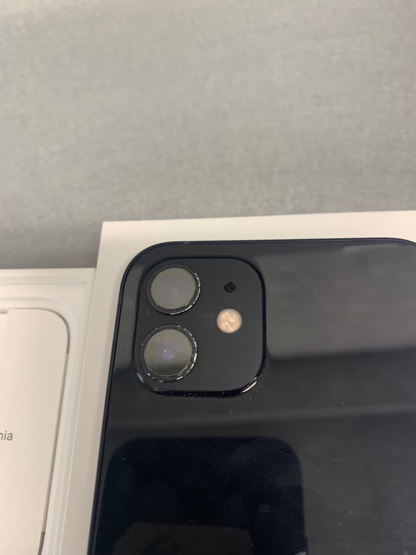 美品　国内版　SIMフリー　iPhone12 64GB ブルー色
