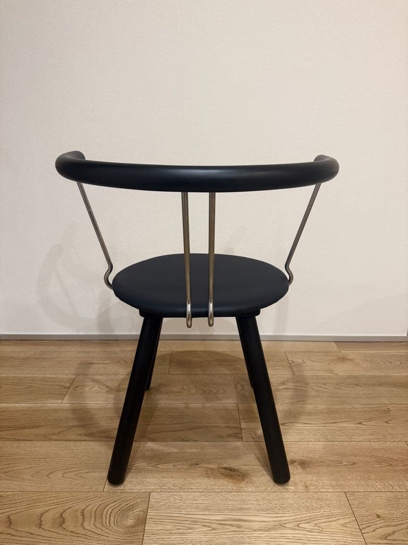 残り1脚　TECHNA アームチェア