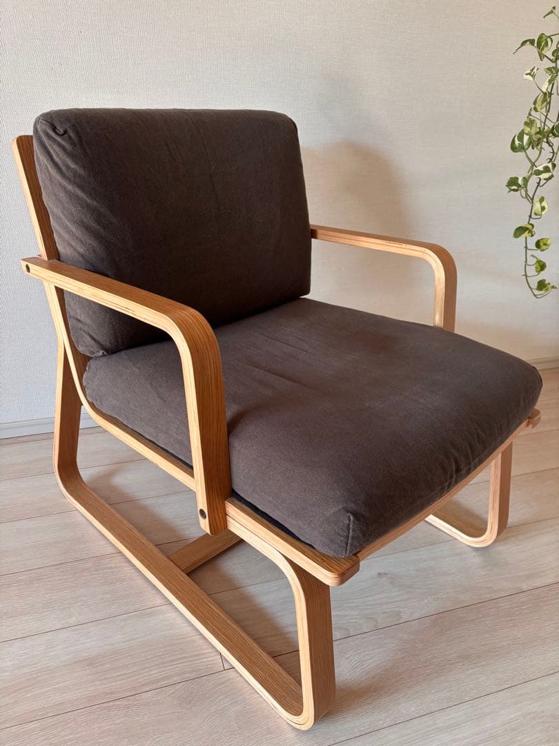 無印良品リビングでもダイニングでも使える　ソファチェア　オーク材　①