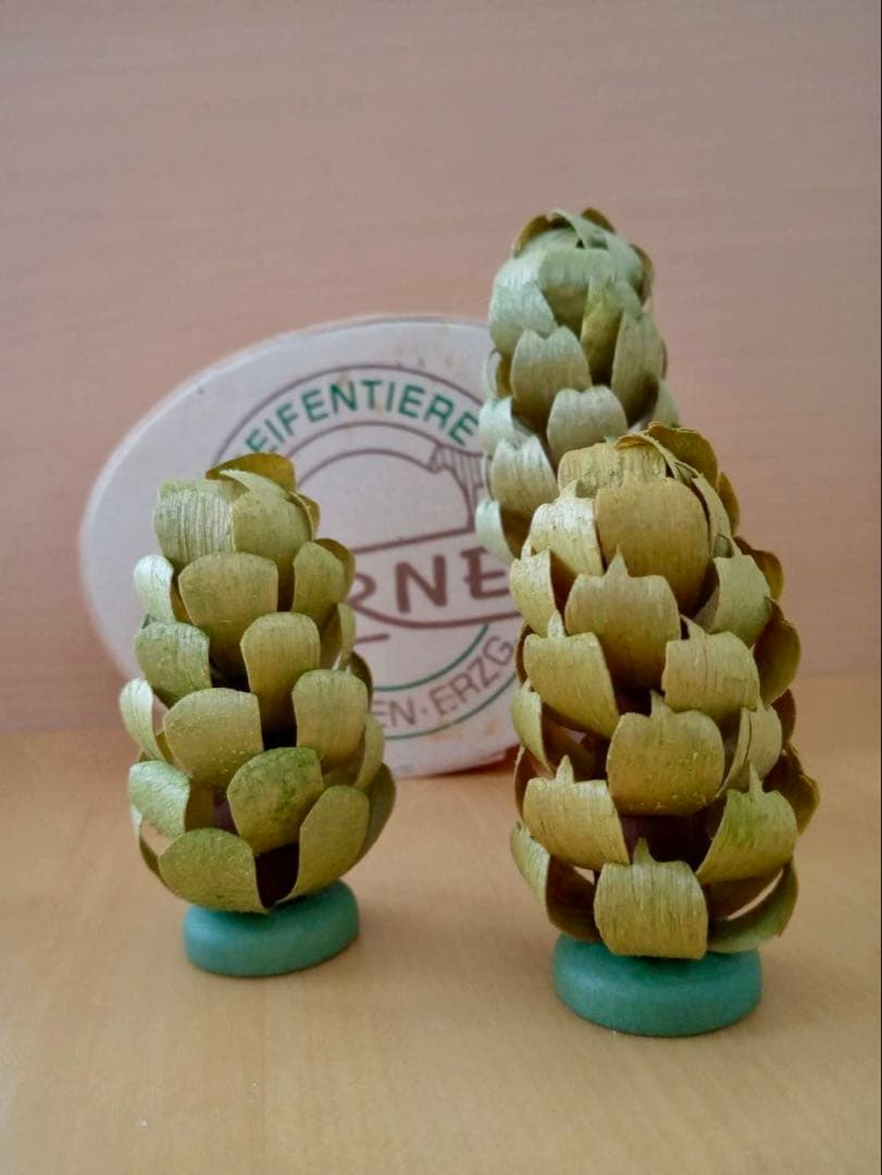 ドイツ　ザイフェン　わっぱ　木工品　ウサギの家族と木