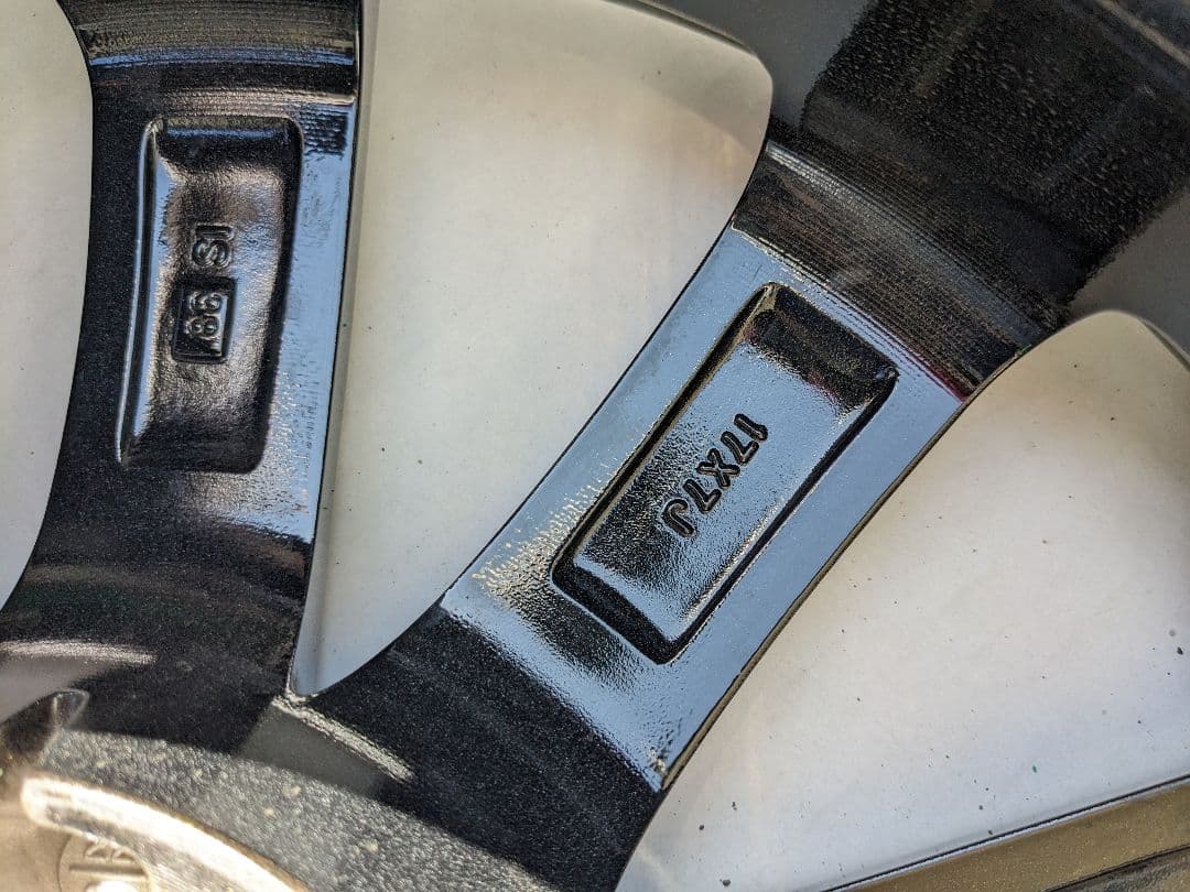 ブリジストン　バルミナ　１７インチ アルミホイール　アルファードなどに