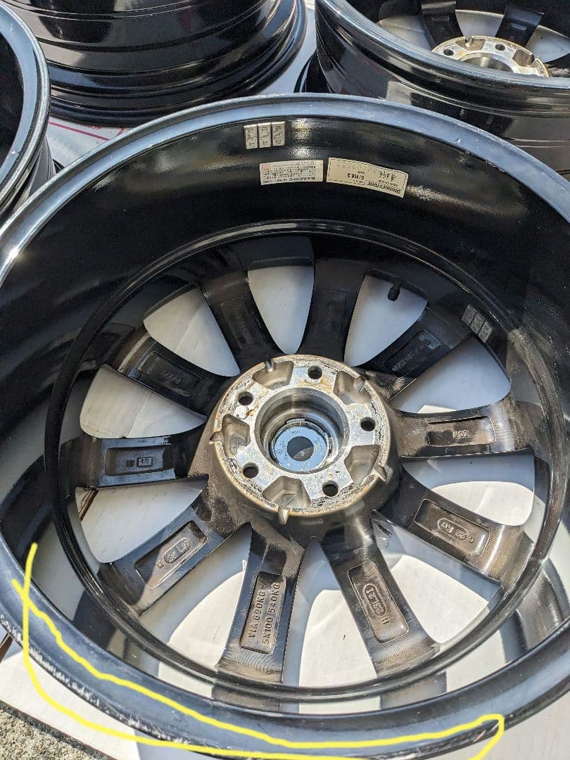 ブリジストン　バルミナ　１７インチ アルミホイール　アルファードなどに