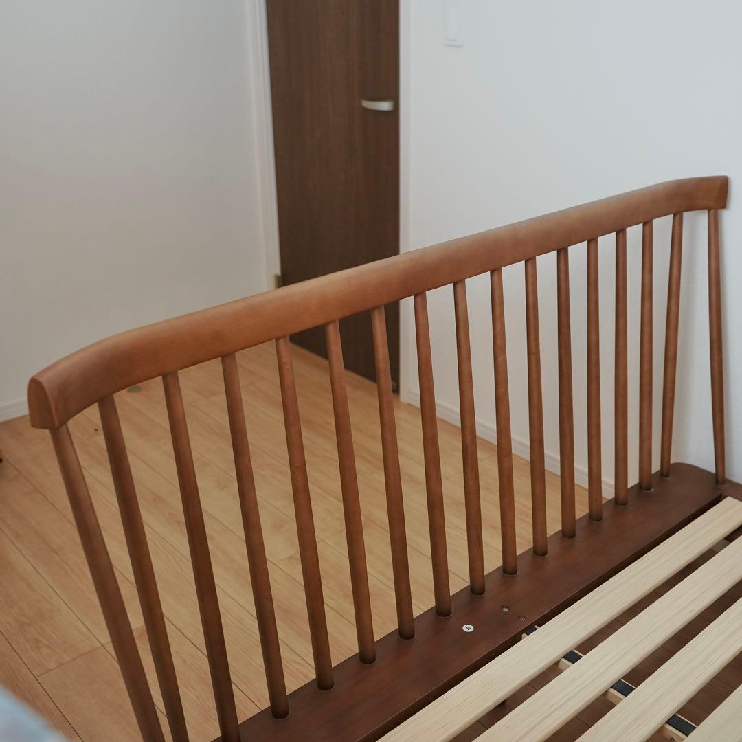 【極美品】高級感ある木製ダブルベッドフレーム モダン　送料込み