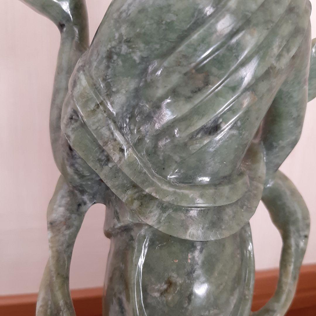 翡翠　観音様　重さ約1.7kg
