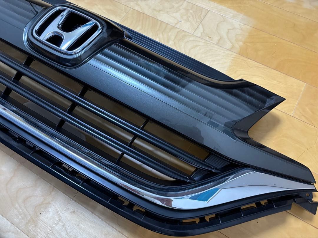 Hondaフリード GB5 フロントグリル (純正)