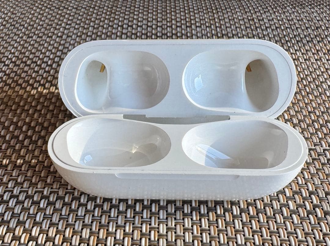 AirPods Pro（第2世代・Lightningモデル） 美品