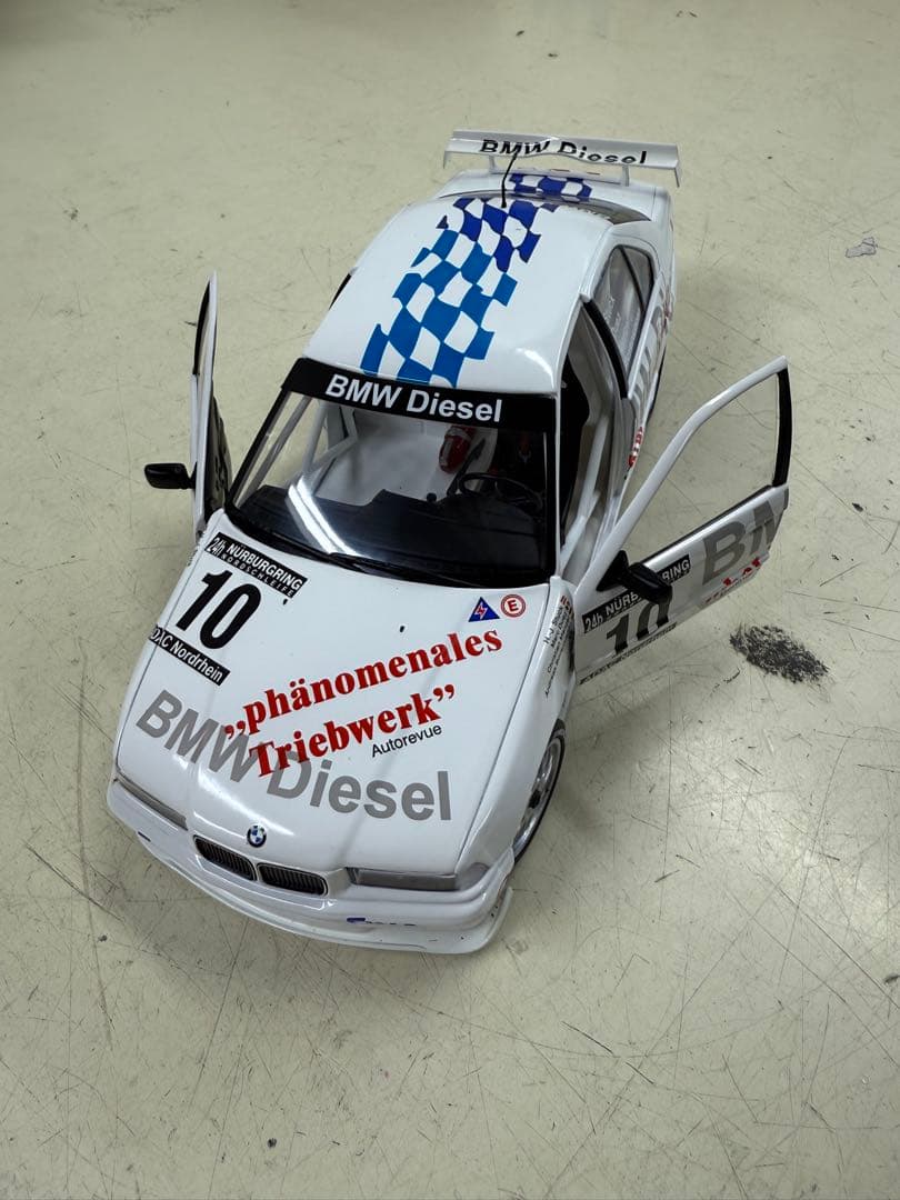 激レア！！BMW E36 320d 1:18 ミニカー
