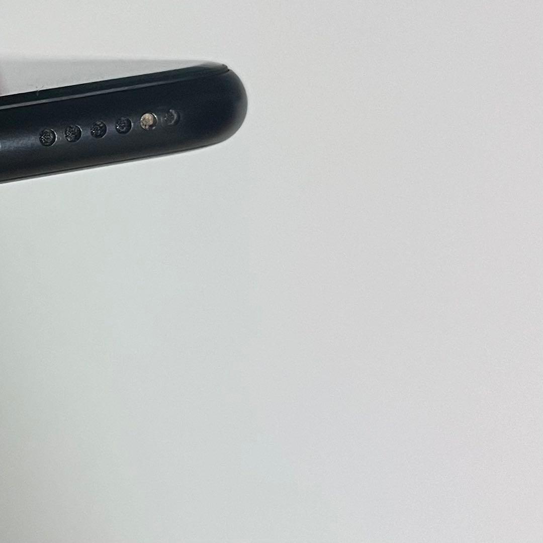 Apple iPhone SE ブラック 本体