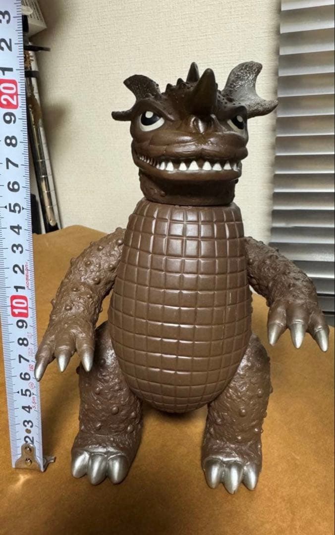 ゴジラ　バラゴンフィギュア 約20cm ブラウン