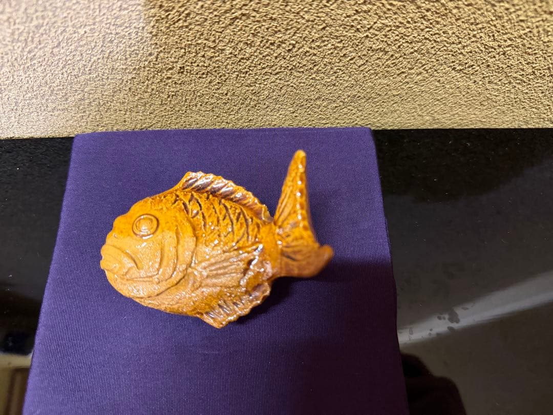 九代、八代大樋長左衛門合作　鯛香合　共箱