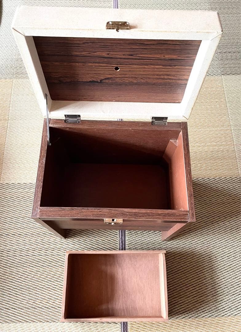 ◆昭和レトロ 収納付きスツール 小型椅子 木材 革張り ペイズリー柄 ゴールド③