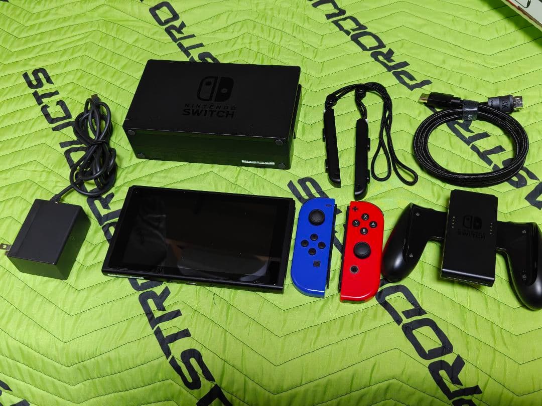 Nintendo Switch 本体 Joy-Con赤/青　バッグ付属