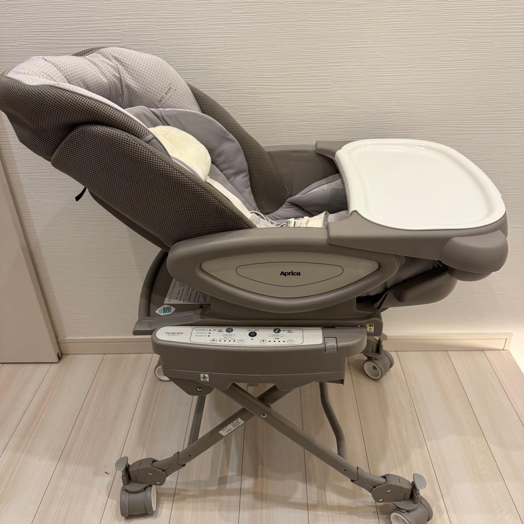 人気【美品】Aprica ユラリズム オートAC 電動ハイローチェア　グレー