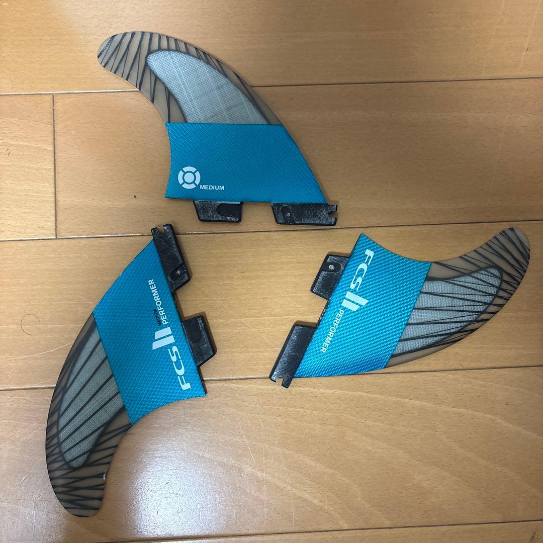 J*N様 美品　FCS2 PERFORMER M サーフボード　トライフィン　3