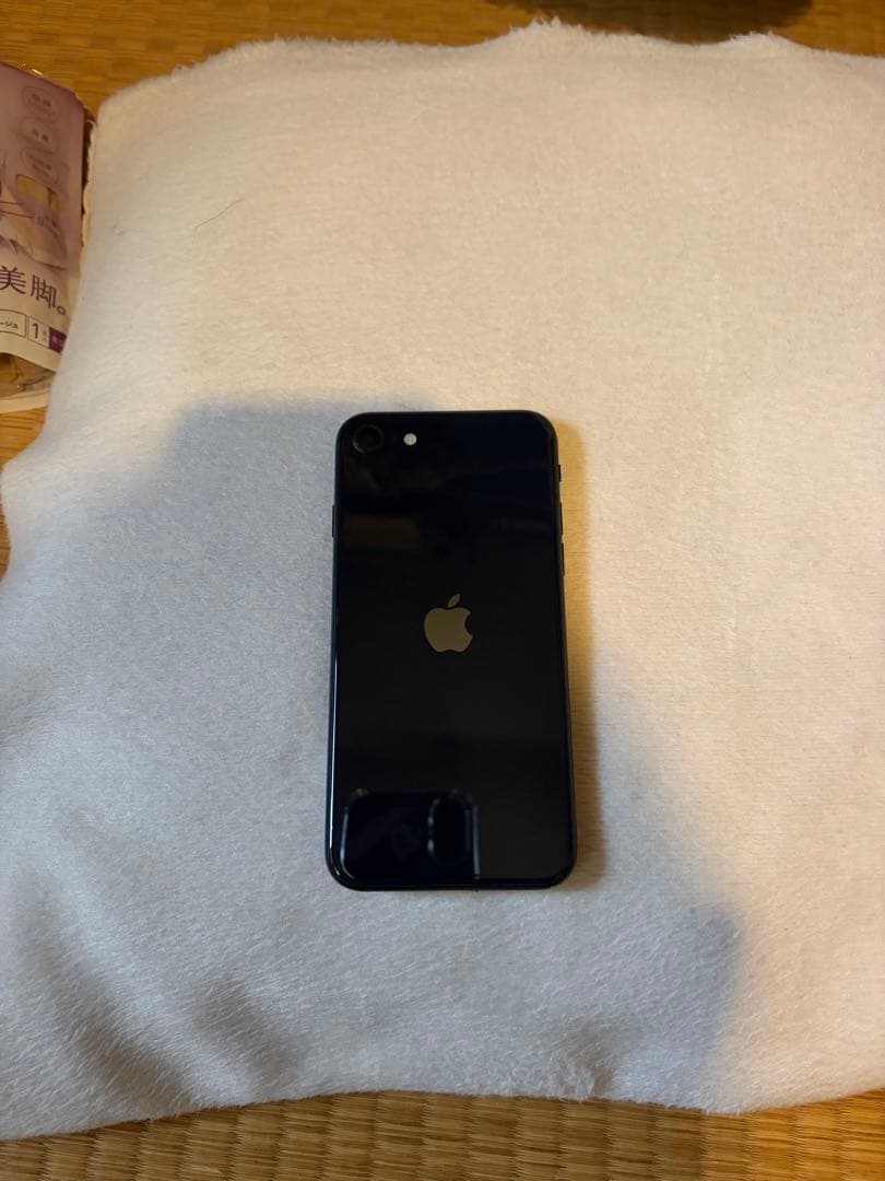 極美品Apple iPhone SE第3世代本体