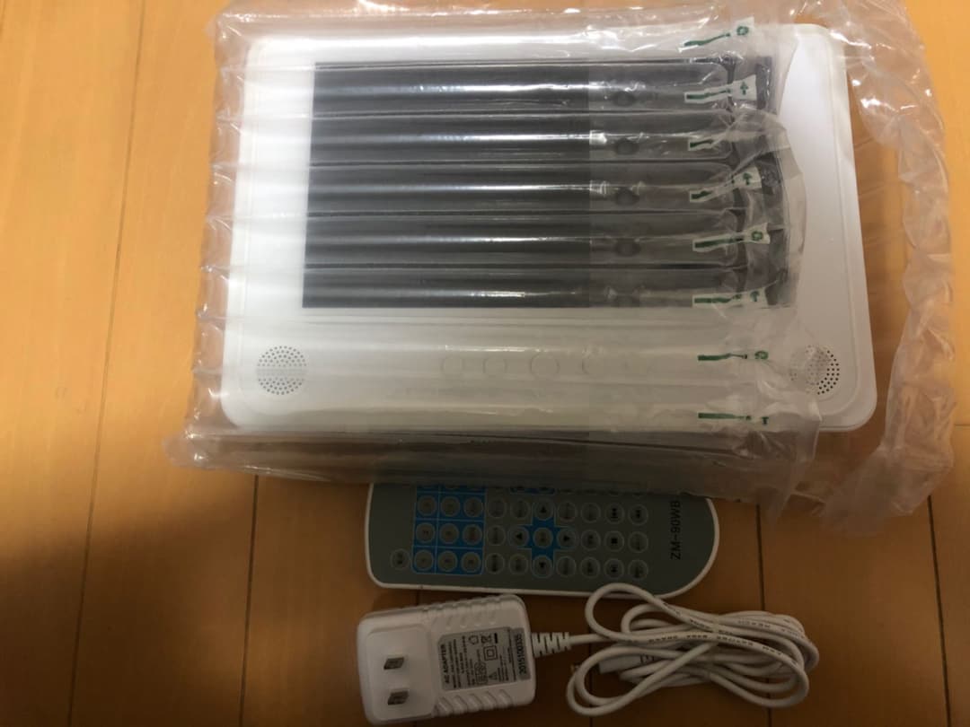 9インチ 防水ポータブルDVDプレイヤー ZM-90WB