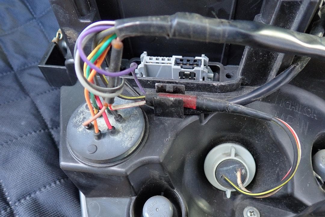 HE33S アルトラパン 左ヘッドライト ICHIKOH ステー欠損なし