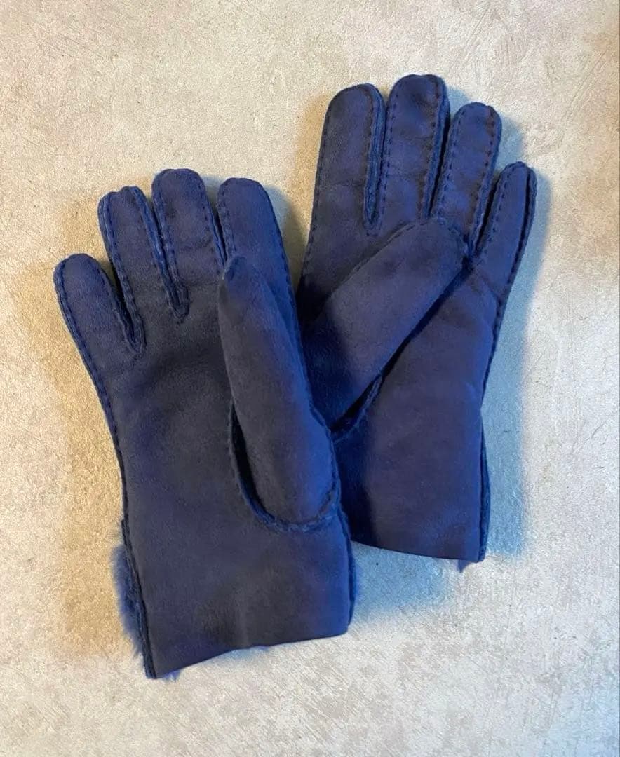 UGG ネイビー シープスキン手袋　Mサイズ