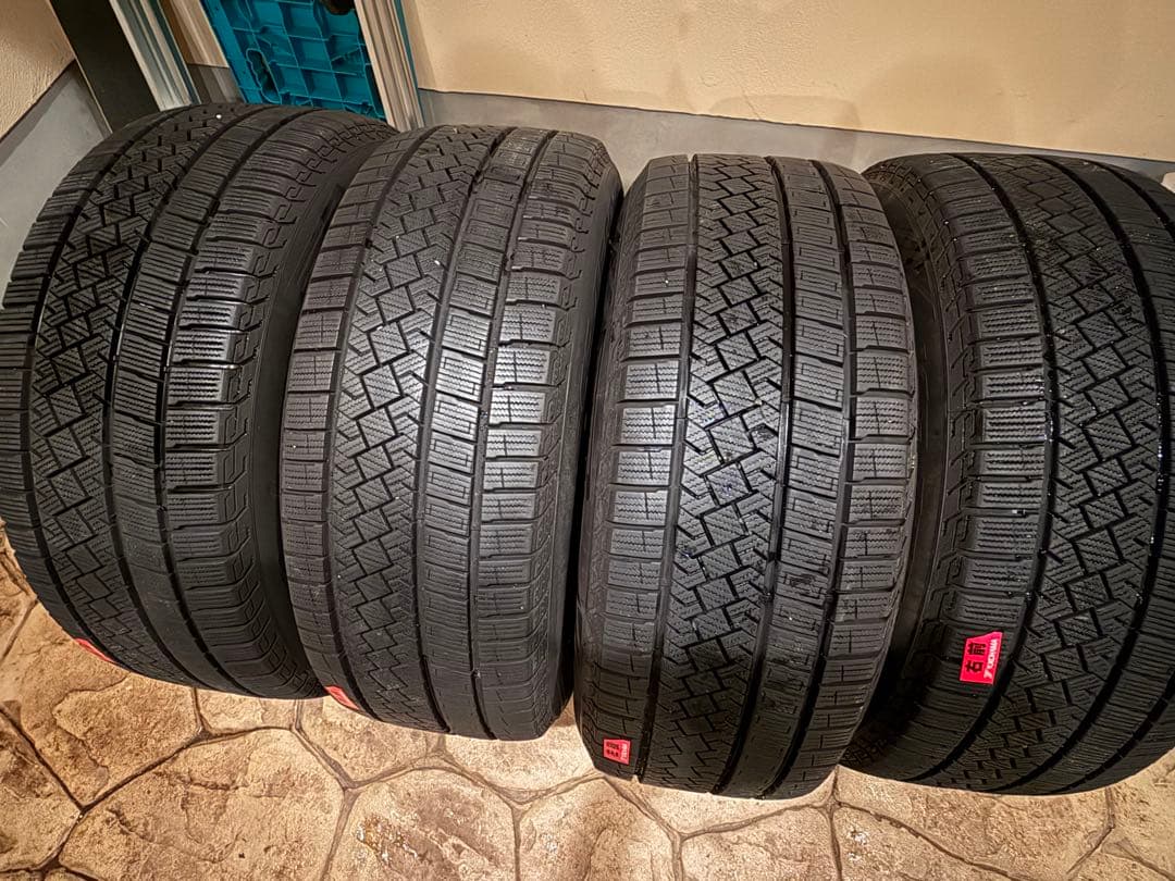 235/55R18 スタッドレスタイヤホイールセット 左前　1本