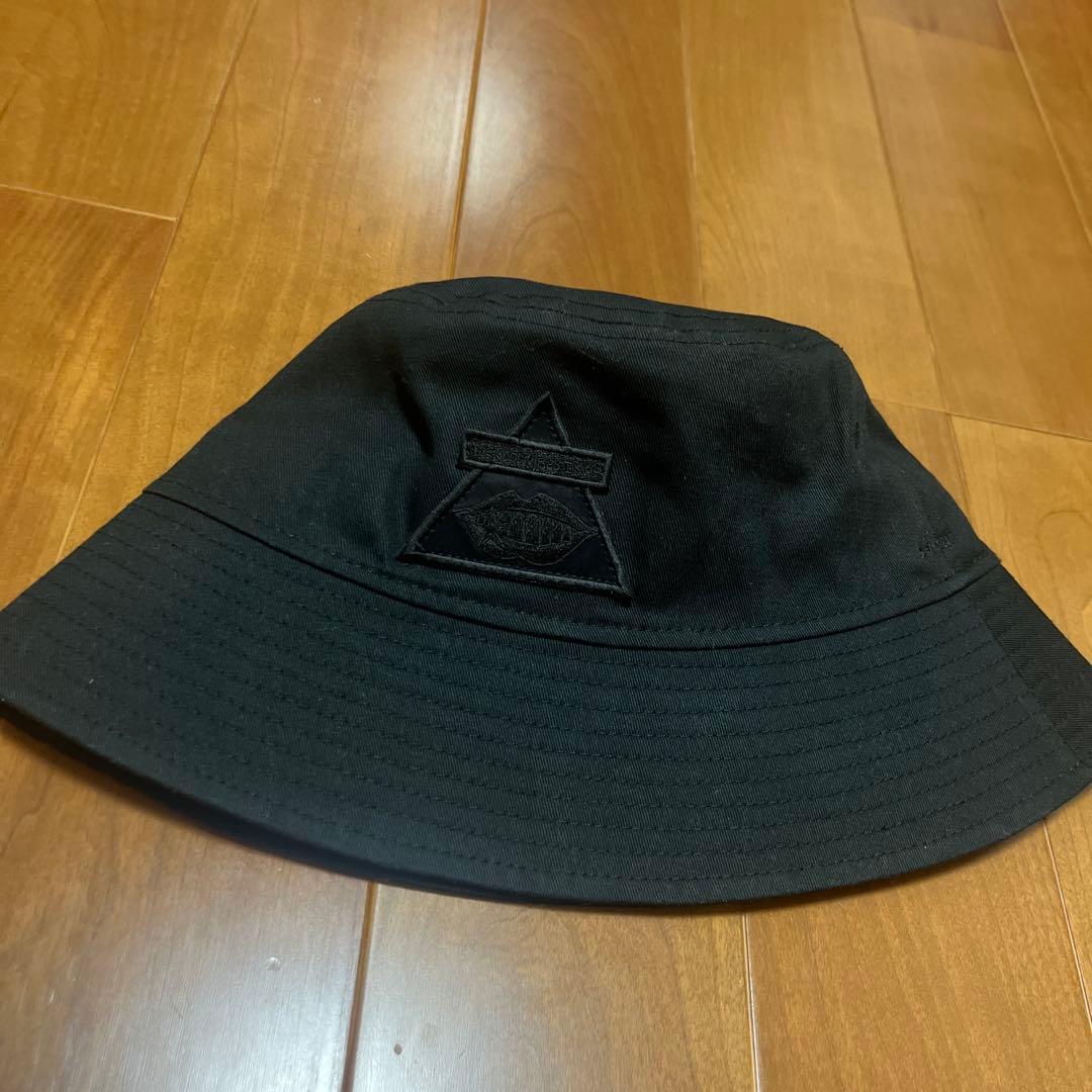 新品　SACAI x NEW ERA Gons One Love HAT