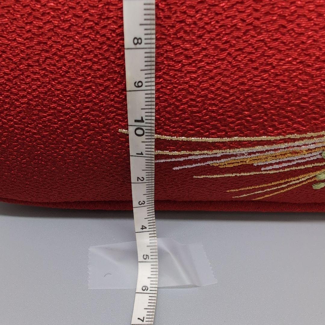 赤い花柄刺繍の和装用バッグと草履セット