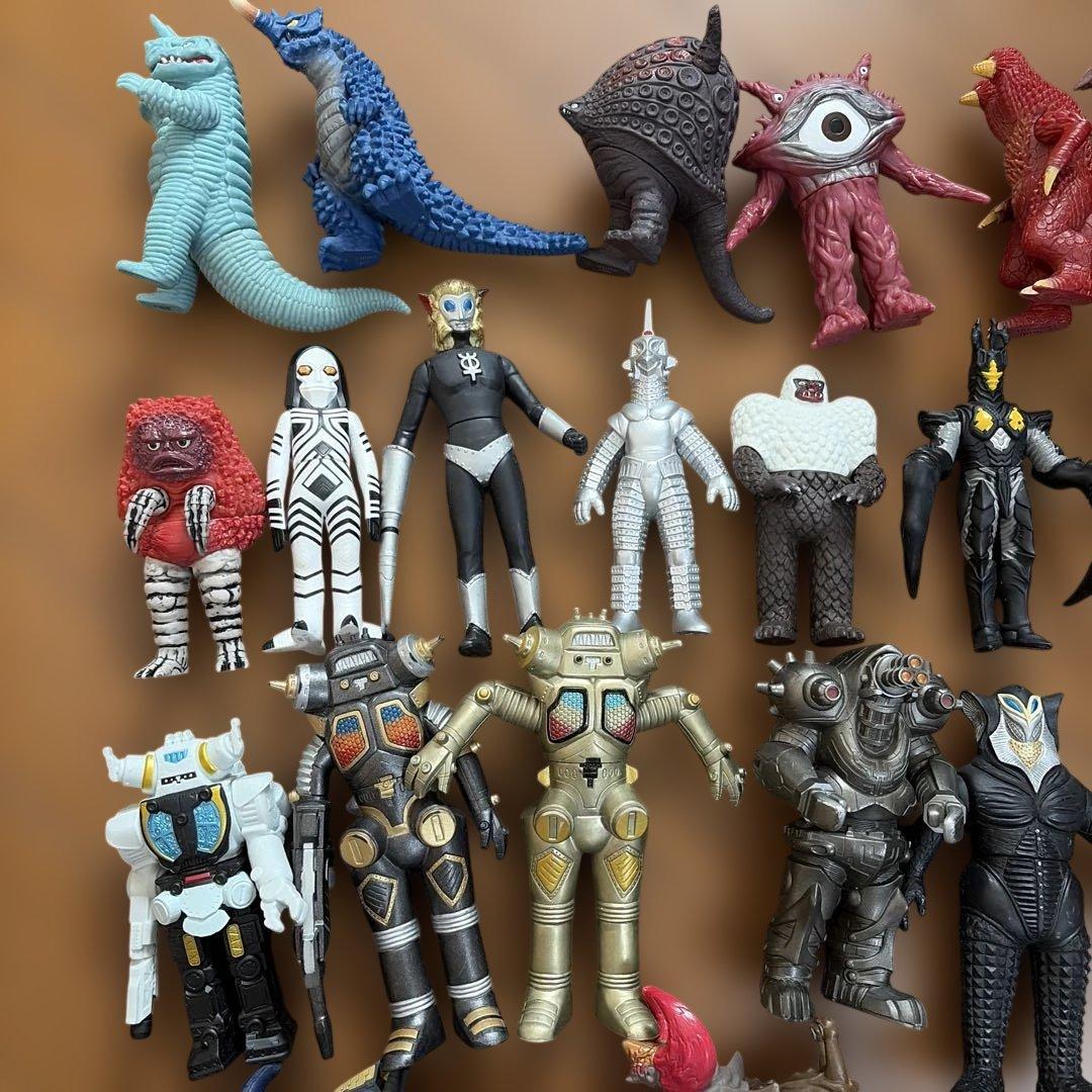 ウルトラマン　ソフビ　怪獣　フィギュア　セット　まとめ　65個