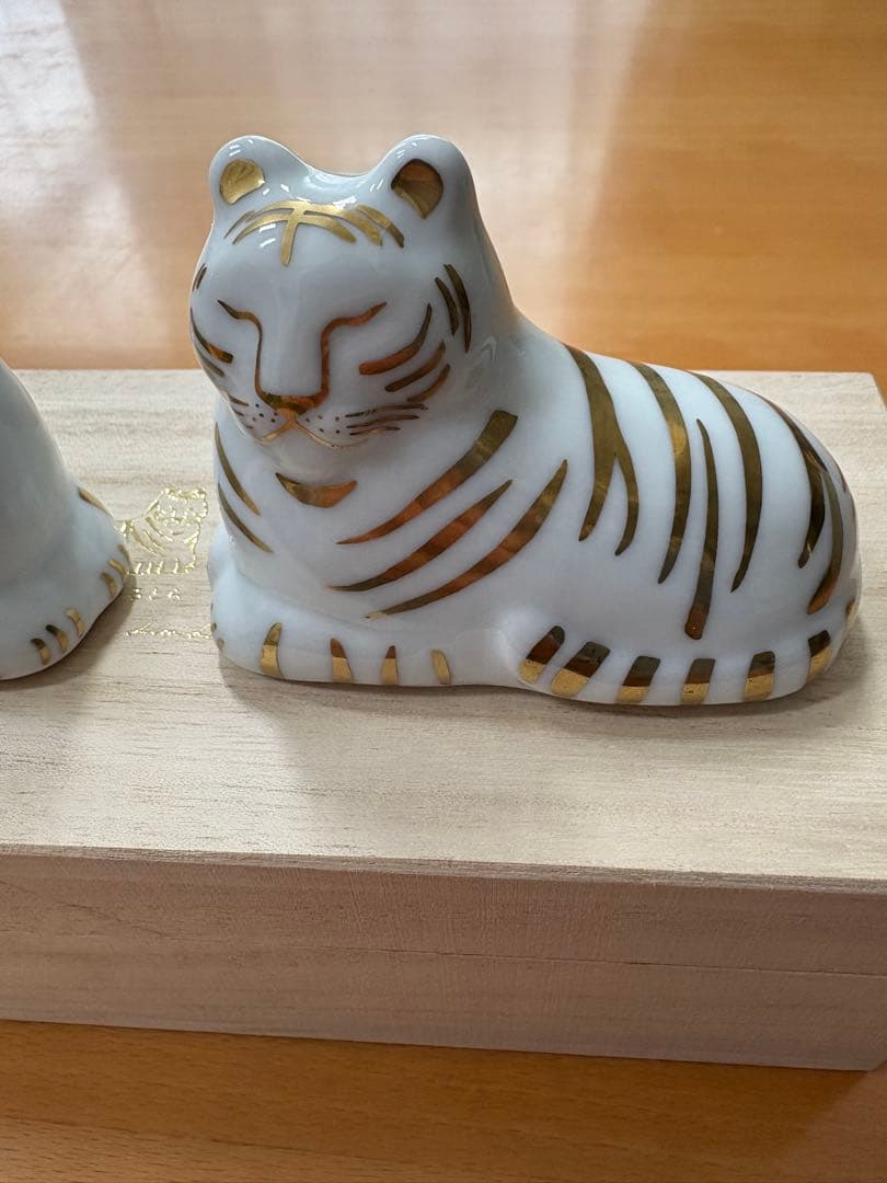 リサラーソン　干支　そとをみるとら　うちをみるとら　２体セット　ゴールド