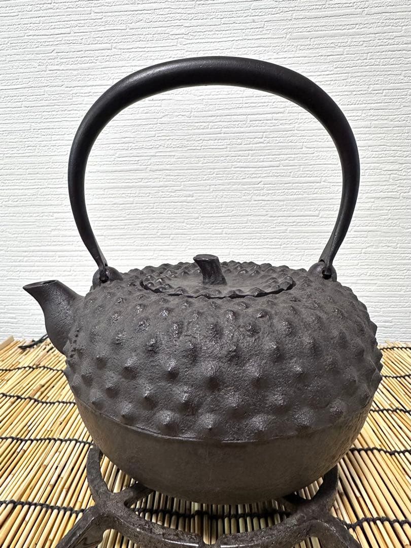 未使用品　南部長文堂 二代目 長谷川文雄造　鬼アラレ　南部鉄瓶　南部鉄器