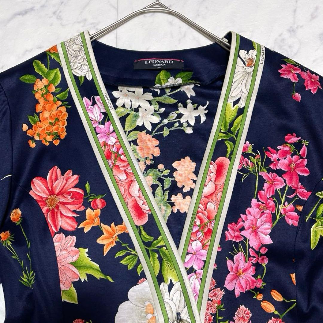 希少✨レオナール ノーカラージャケット トリム 花柄 ロゴ入りクリアボタン