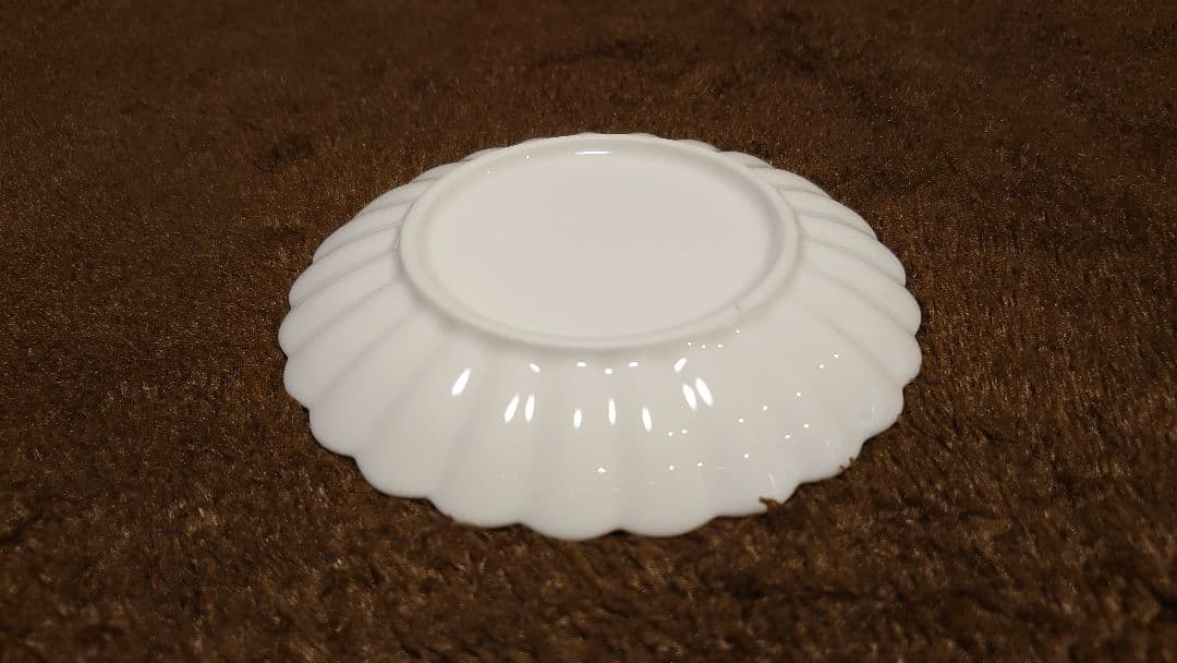 李朝　白磁　輪花皿　豆皿　蔵出し　１客