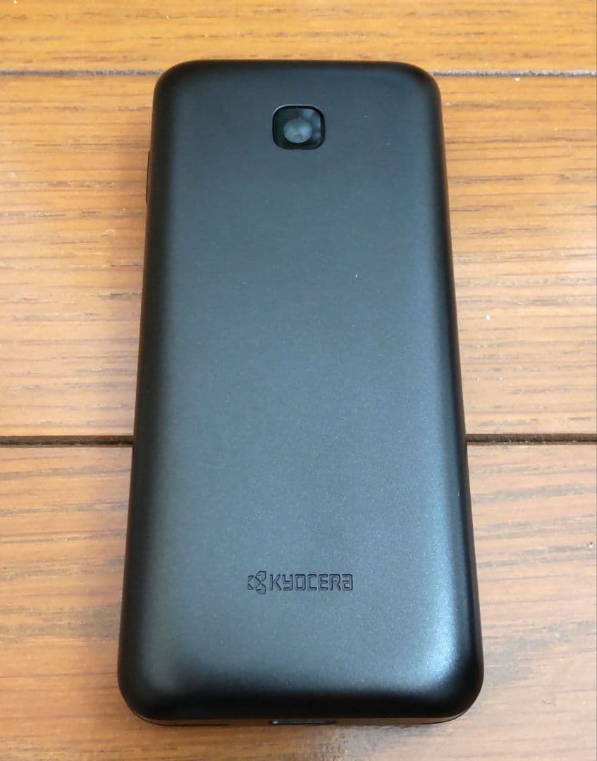 【美品】GRATINA KYF42 ブラック　携帯電話