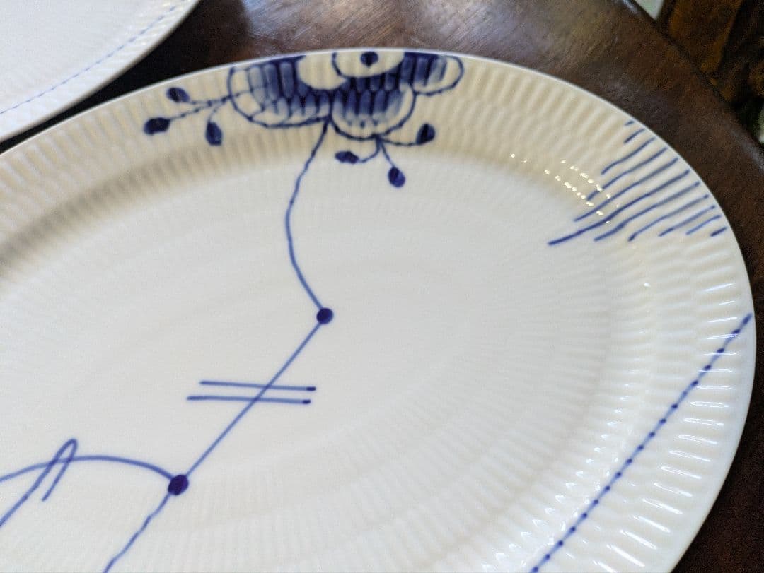 レアデザイン！2枚ペア　ロイヤルコペンハーゲン ブルーフルーテッドメガ　オーバル