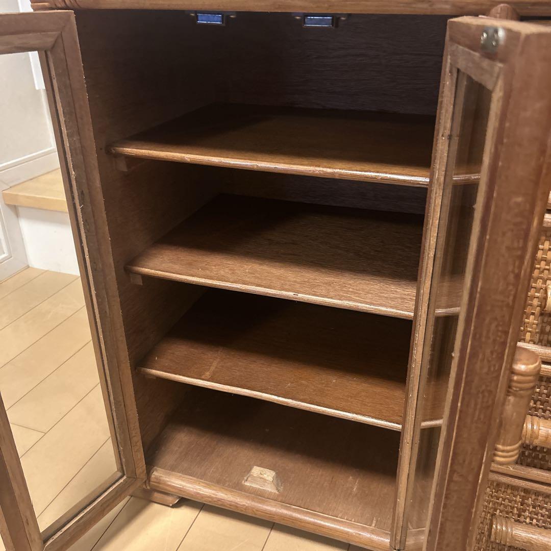 ラタン 籐家具 サイドボードチェスト 4段 ヴィンテージ ガラス扉