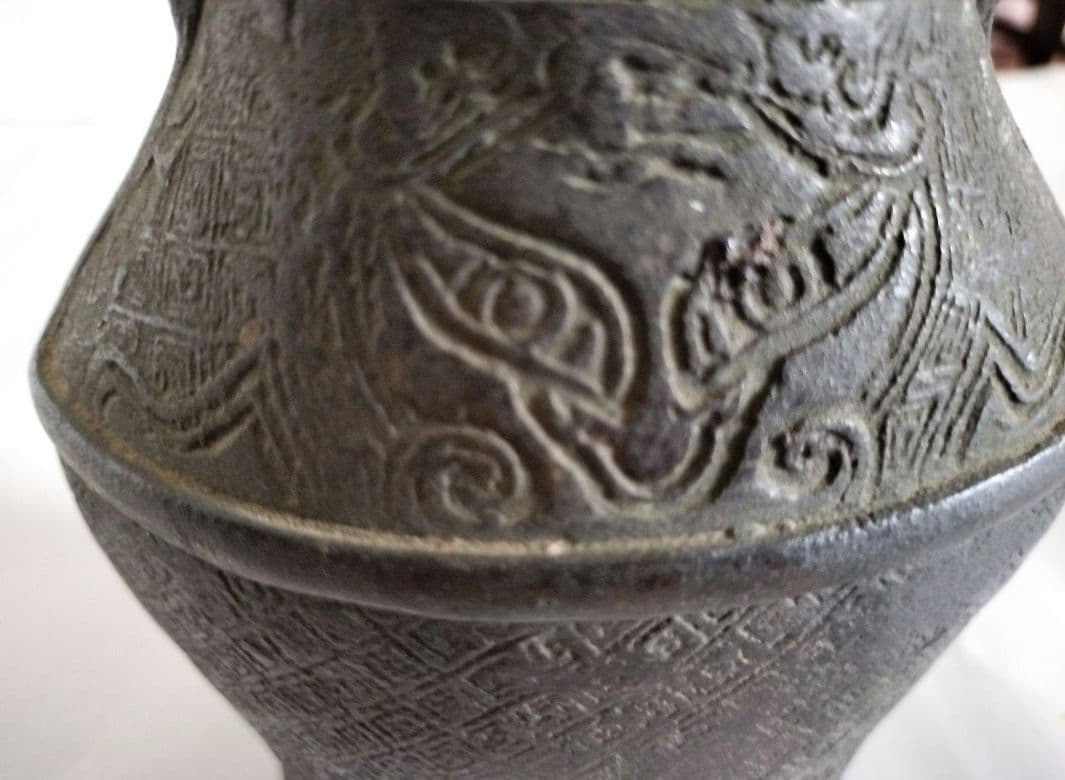 金属製　花瓶