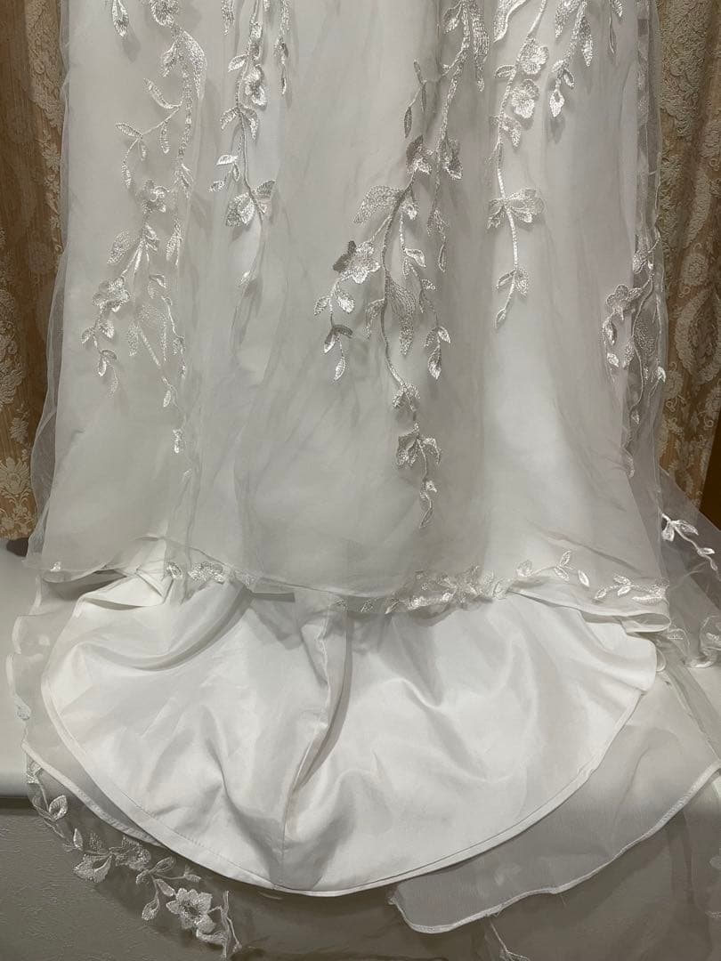 ドレスプロダクション　リーフ刺繍　Vネック　スレンダードレス　W275