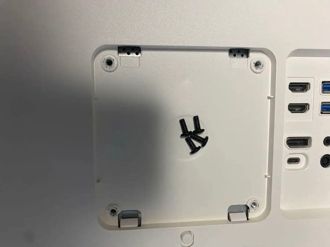 LG 32UQ750-W 31.5インチ 4k 144Hz ゲーミングモニター