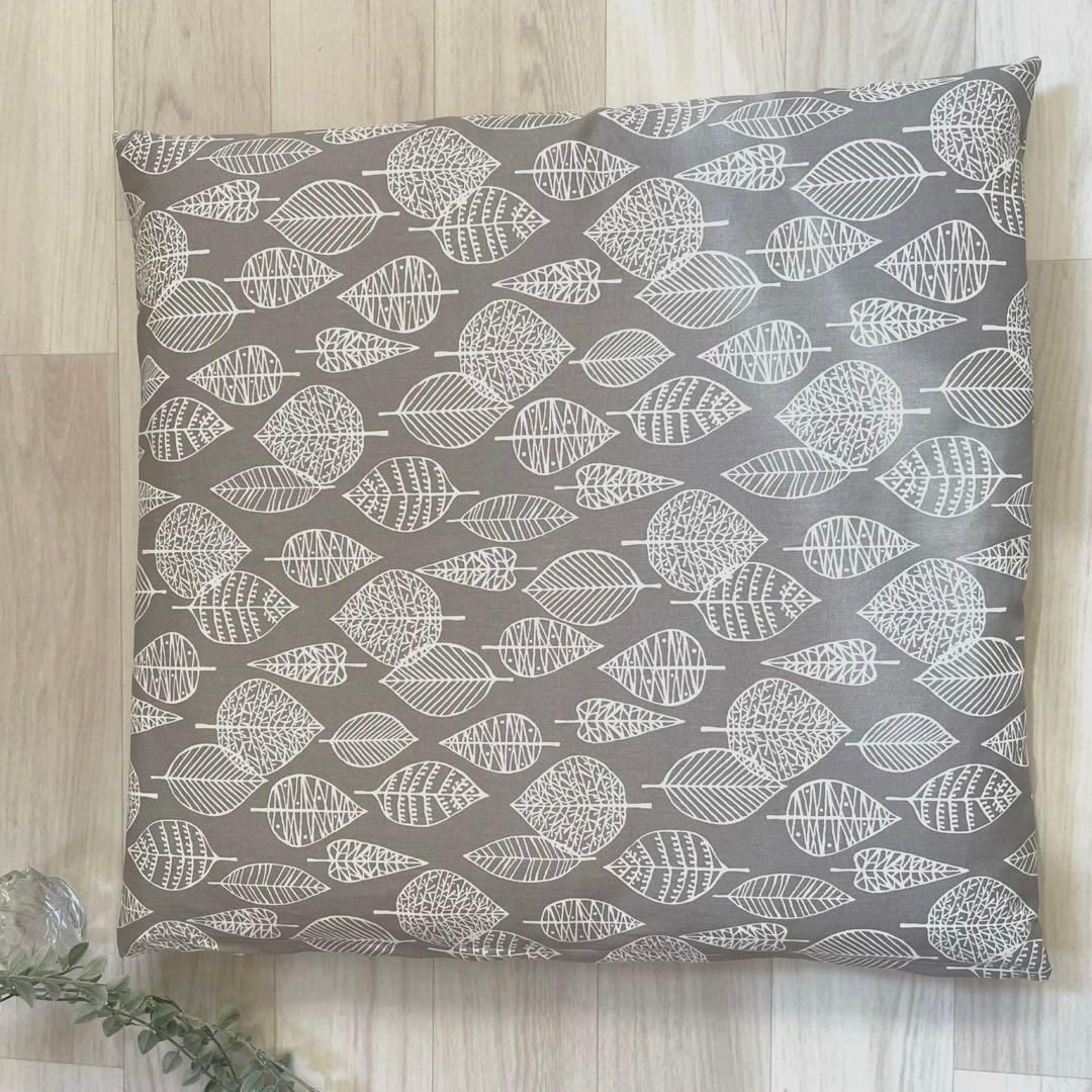 じん様オーダー✩︎⡱リーフ柄の長座布団カバー