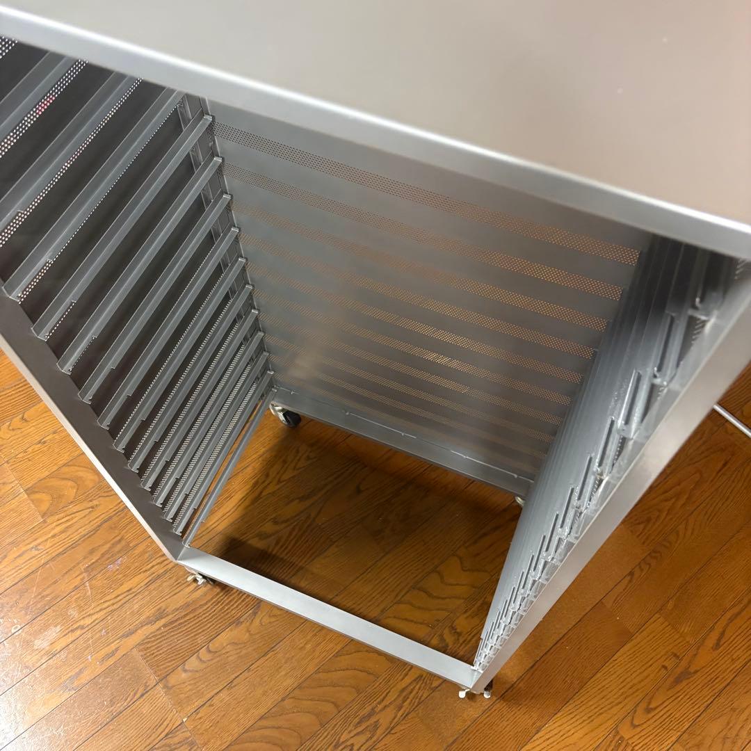 ケンジ様！スチール製キャビネット 多段式 シルバーパンチング加工　A3サイズ収納