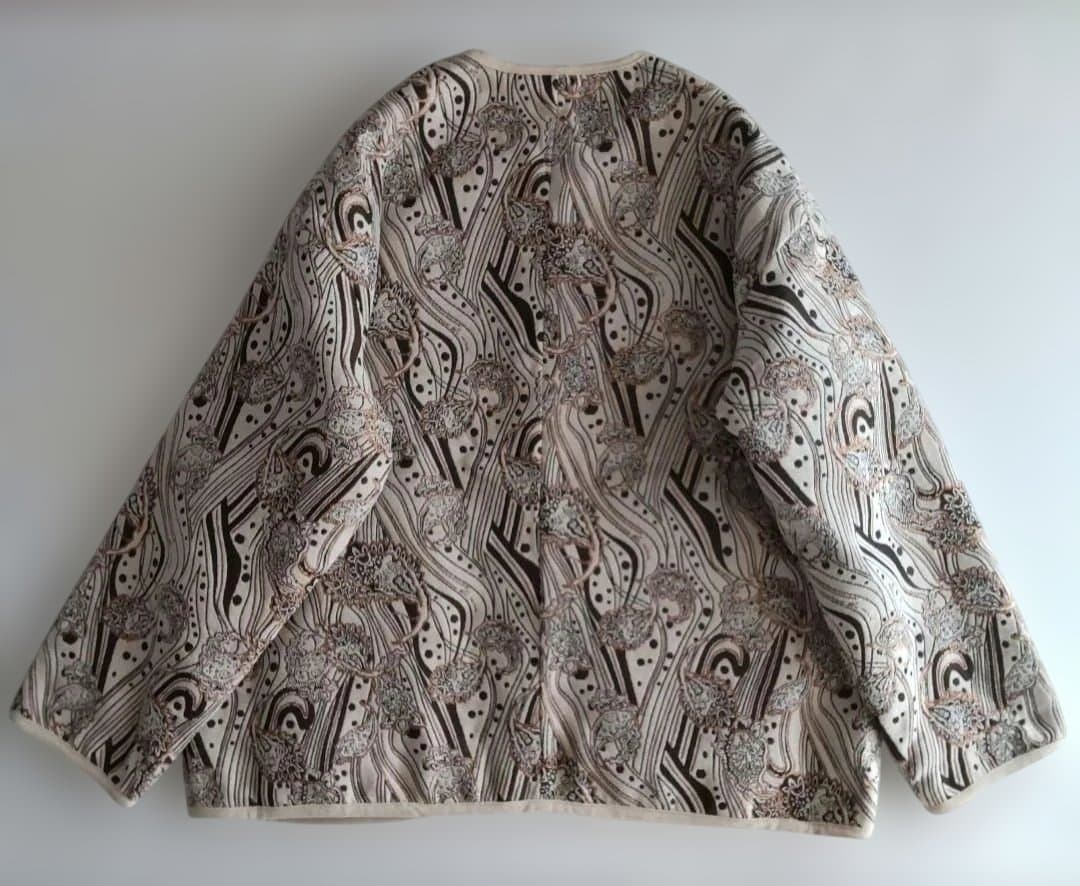 «美品» antiqua　ノーカラージャケット　キルティング　オフホワイト　男女