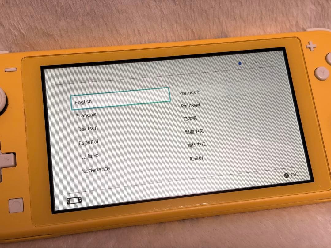 Switchライト　イエロー　本体